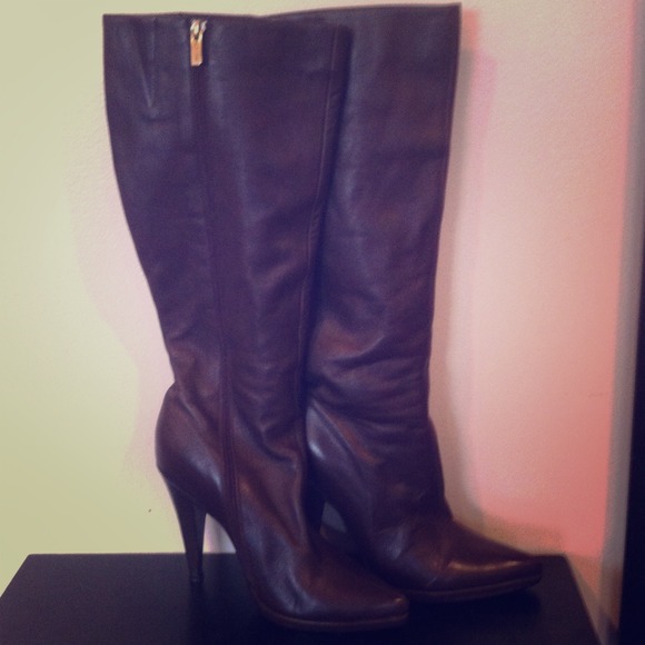 Colin Stuart brown leather 8.5 boots.