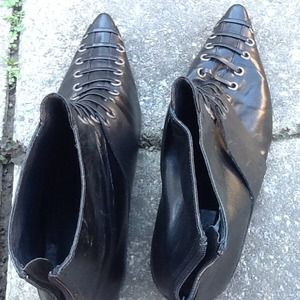 Short 3 quarter booties