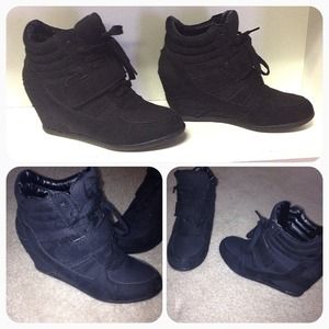 Sneaker wedges
