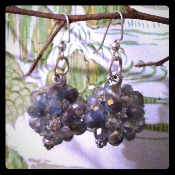 Clusters of sparkling blues & grays - Picture 1 of 1