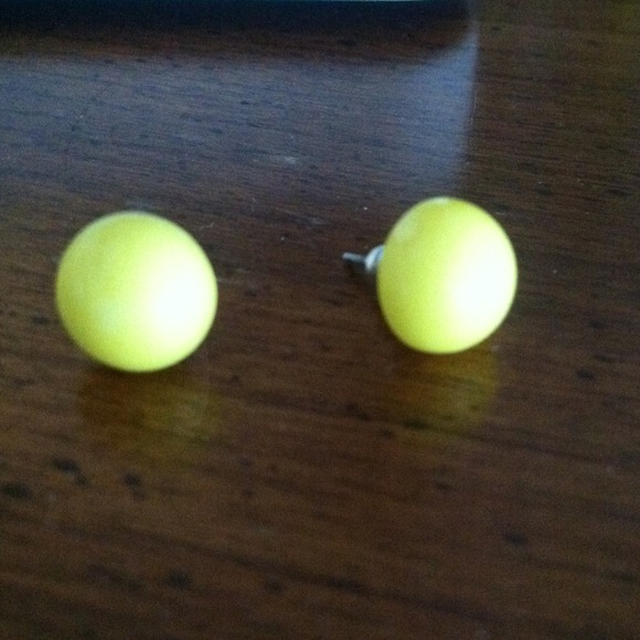 Earring - Picture 3 of 3