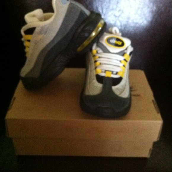 "SOLD"  Bundled Toddler Nike 95 Air Max with box