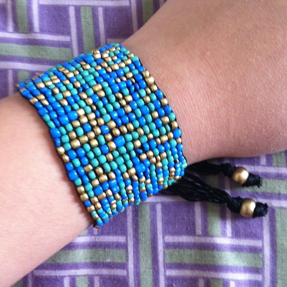 Multicolor beaded bracelet
