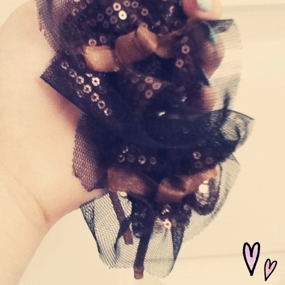 ⭐aDorable ruffle headband⭐