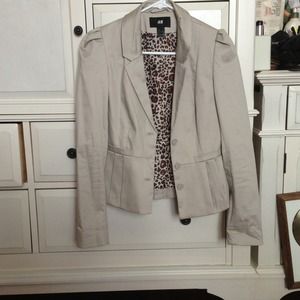 H&M neutral blazer