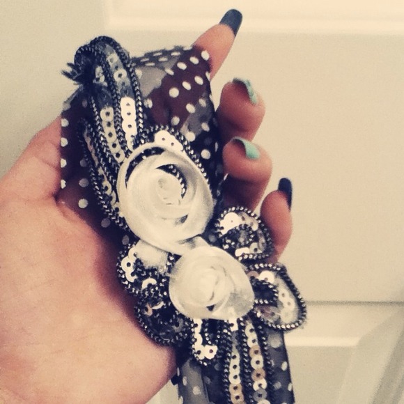 ☁Black n' white polka dot flowers headband⛅