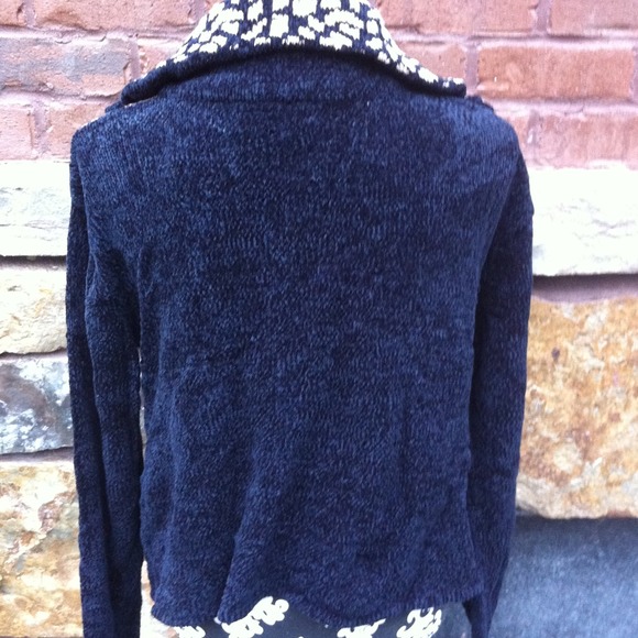 HP2xSoftSweater leopard black.maroon,brown zebra - Picture 3 of 4