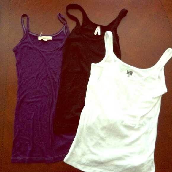 🔴SOLD IN BUNDLE🔴Three tank bundle!! Solid colors