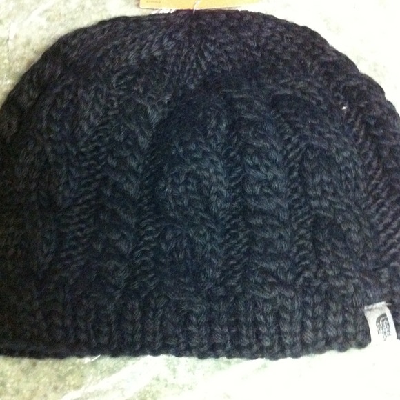 TNF Black Cable Knit Skullie