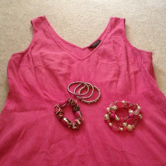 🌟SOLD🌟Fun Pink Tank - Picture 2 of 2
