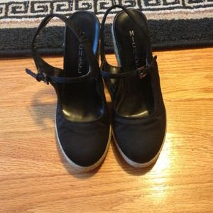 Black Michael espadrilles. Size 7.