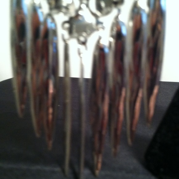 🎀SOLD🎀Silver Sharp Point Earrings - Picture 4 of 4