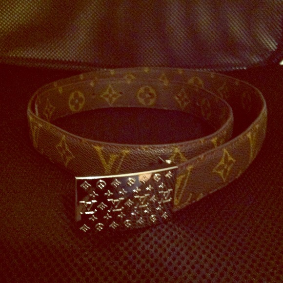 Luis Vuitton belt