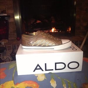 Reduced!!! Metallic woven Sneakers