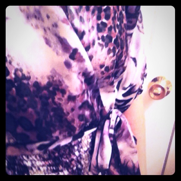 💜RESERVED💜 Cool professional looking silky top💜