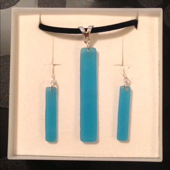 Jewelry - New w/o tags! Velvet necklace & matching earrings!