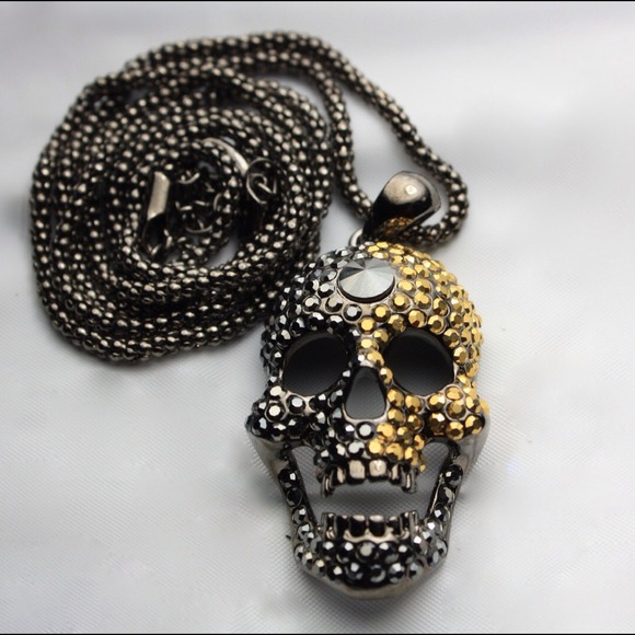 Jewelry - Skull Necklace