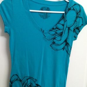 stranded Tops - great tee for all wardrobes stranded Tops - great tee for all wardrobes