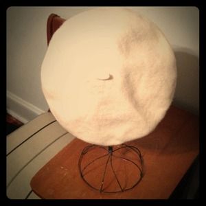 Cream Coach 100% Lambswool Beret