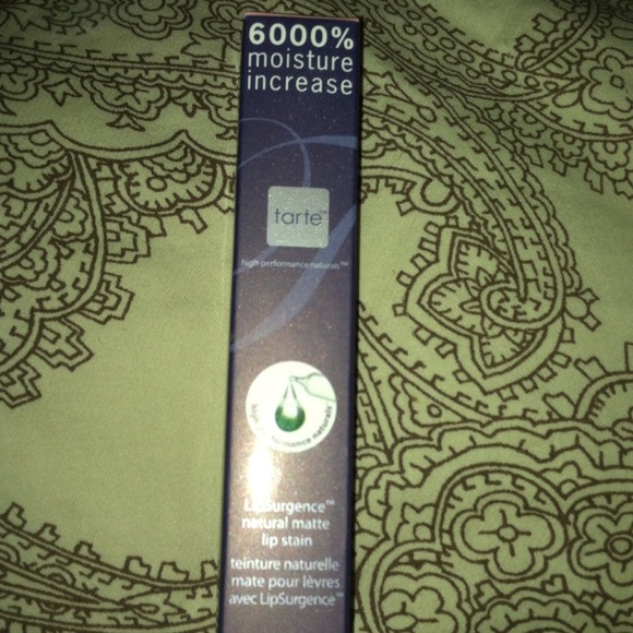 **TRADED ** Tarte Lipsurgance