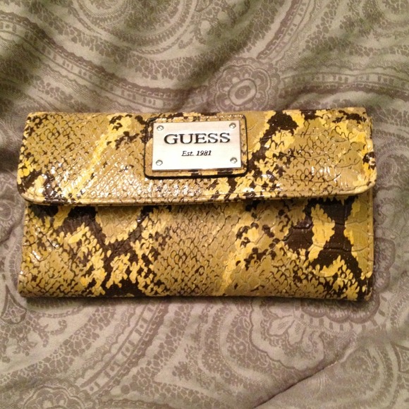 Guess wallet