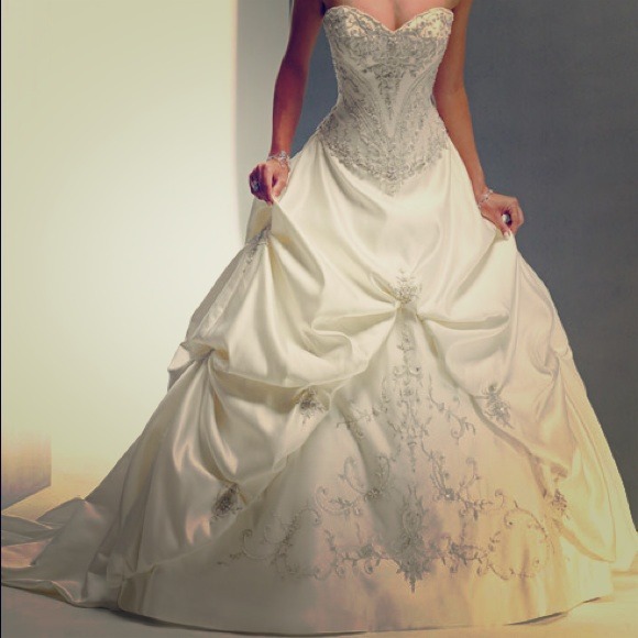 ❤️NWT❤️Monalisa Royale ivory wedding dress - Picture 1 of 5