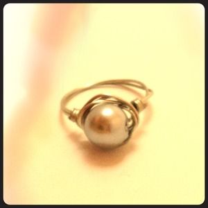 Silver wrapped gray pearl bead ring