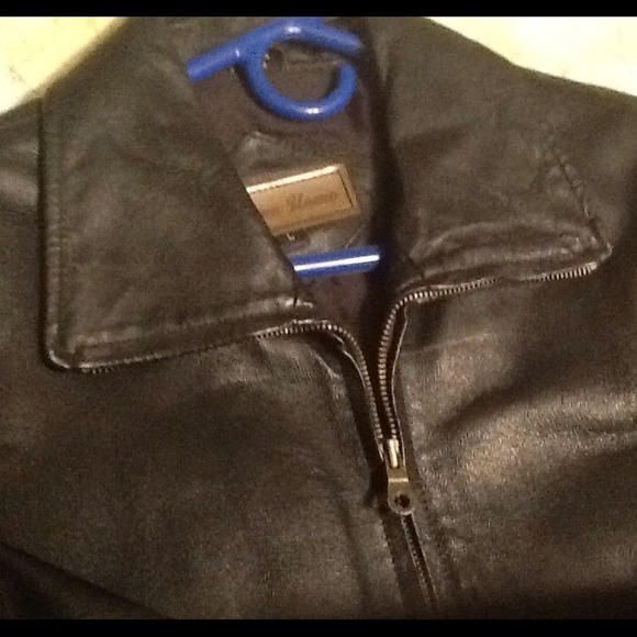 Leather jacket - Picture 2 of 4