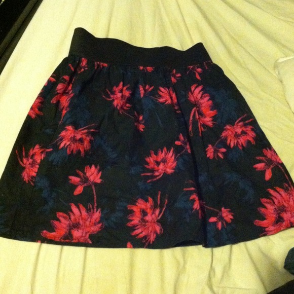 〰 Sold Pink flower skirt🔚