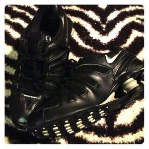 Nike shox black and grey