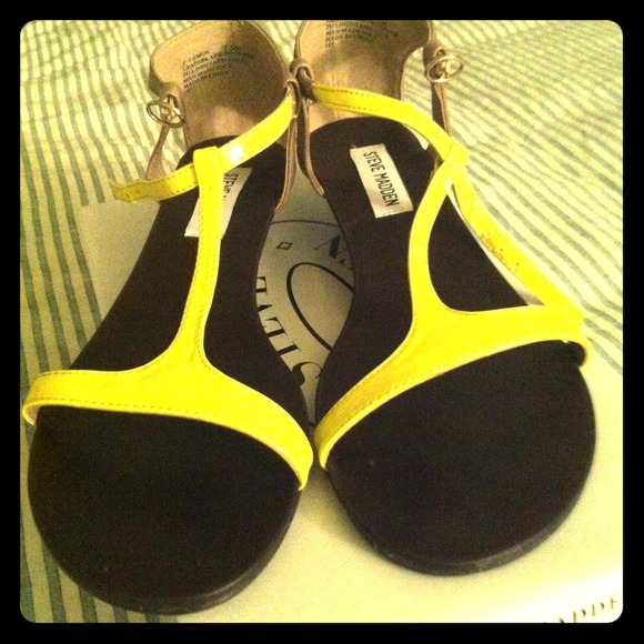 Neon Steve Madden Sandals!