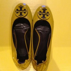 Tory Burch size 8, patent leather, bright yellow