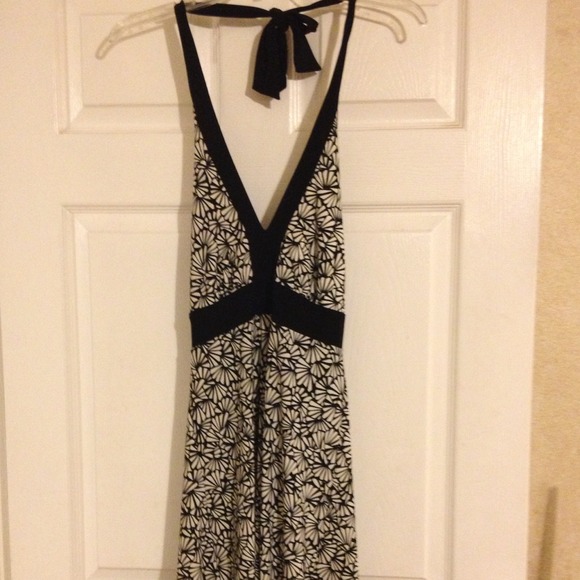 🎀REDUCED ✨ White and black dress
