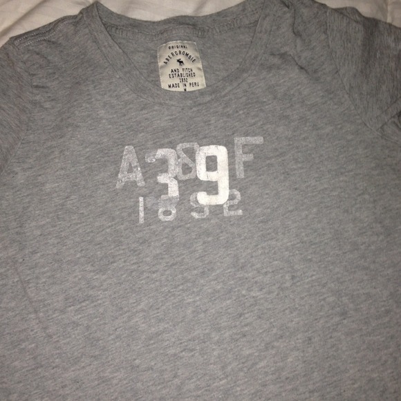 Abercrombie & Fitch tee - Picture 2 of 3