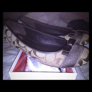 Vintage brown monogram coach flats
