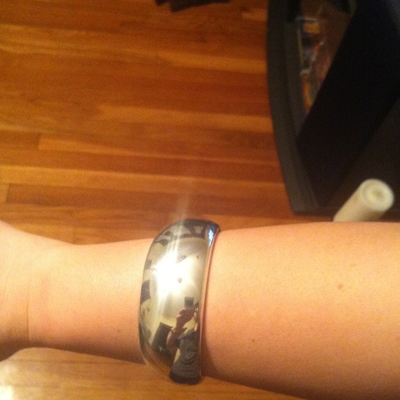 Silver bangle - Picture 2 of 2