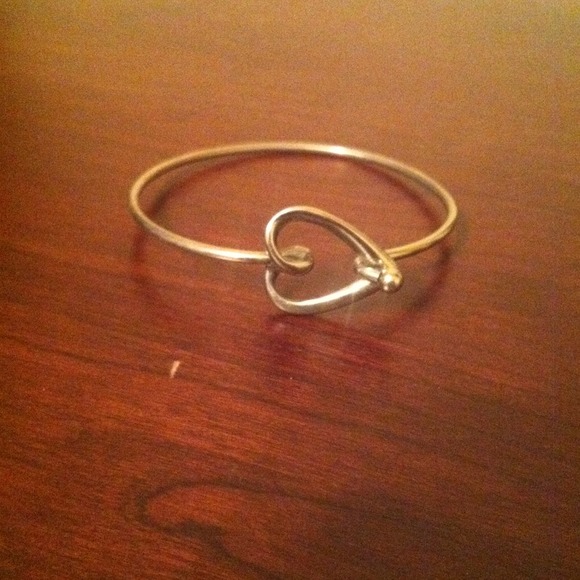 Heart shaped silver braclet