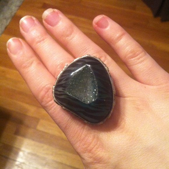 Beautiful green ring - Picture 3 of 3