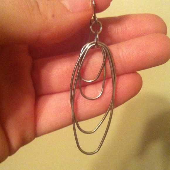 Multi layer dangle earings - Picture 2 of 2