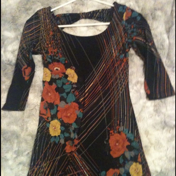 Backless Floral Dress - Picture 1 of 3