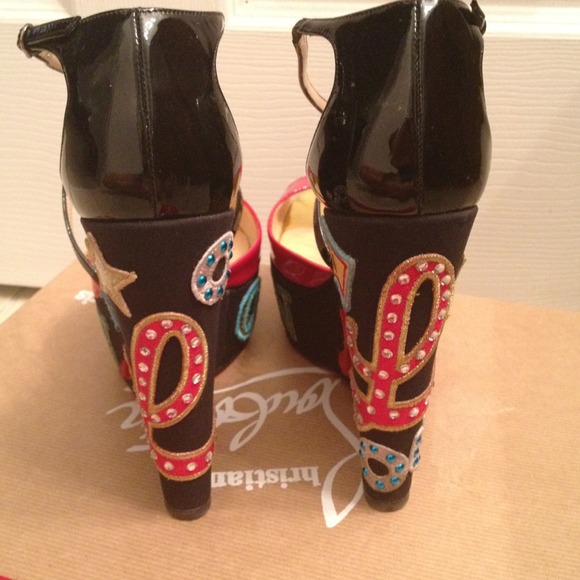 ✨SOLD ✨authentic Christian Louboutin Wedge. - Picture 4 of 4