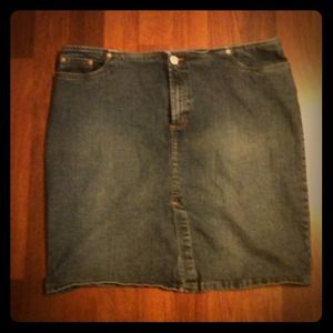 Old Navy stretch jean skirt size 18