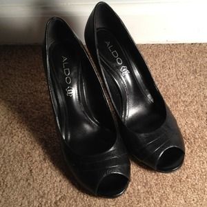 ***Sold in Bundle*** Aldo black heels.