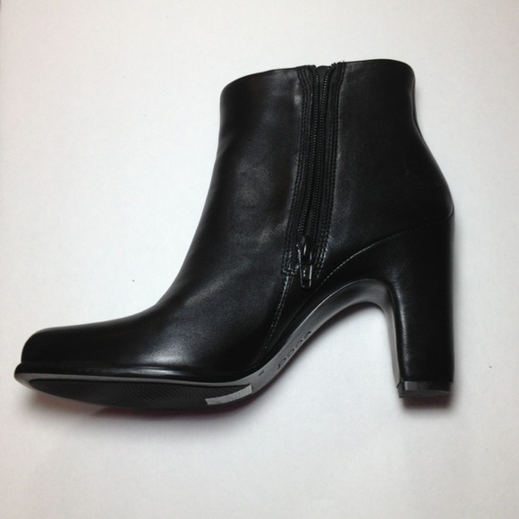 Ecco Jaffna Ankle Boots