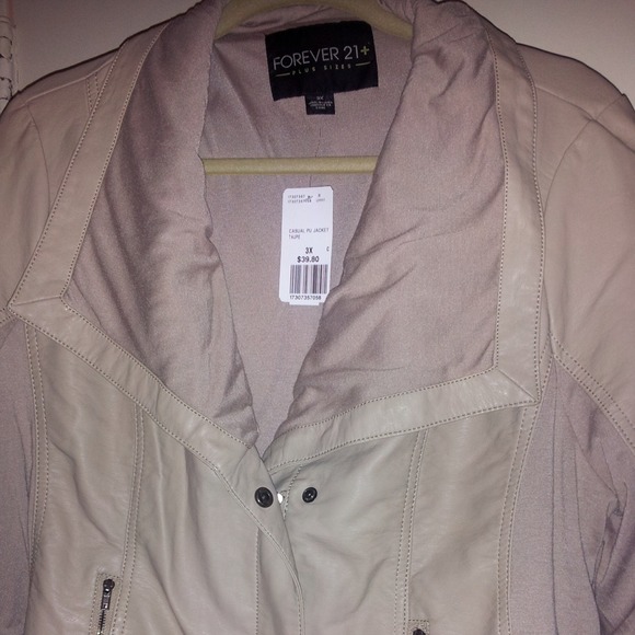 SOLD🆕Faux Leather Fabric Jacket