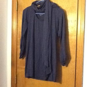 A Pea In The Pod Maternity Shirt