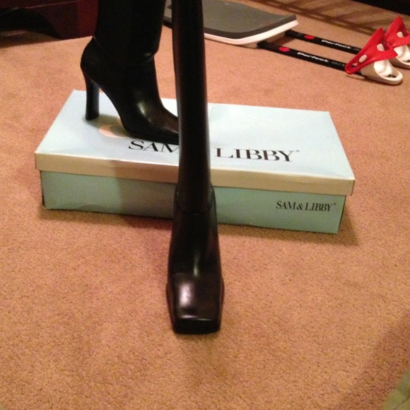 ✨🎉ON SALE!!🎉✨Sam & Libby Knee High Boots. - Picture 2 of 4