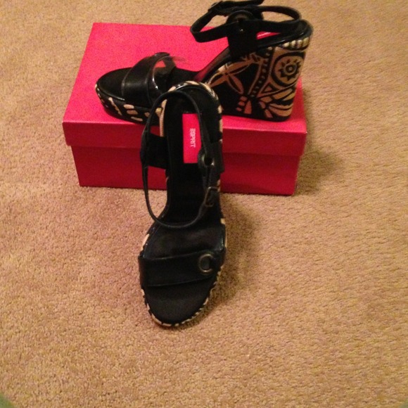 β€On Hold For Lexβ€ - Picture 3 of 4