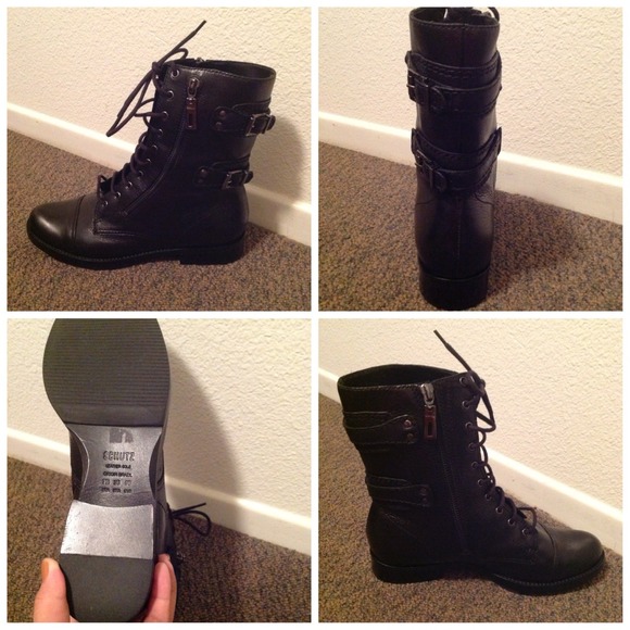 ✨REDUCED✨ SCHUTZ flat lace-up boot