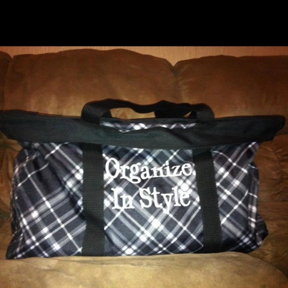 Thirty one large utility tote with top a tote
